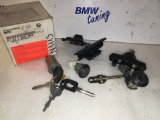 BMW 5 E28  Sada zámků s klíči